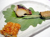 焼物　銀ダラ味噌漬け・よもぎふ利久焼き・穴子照り焼き